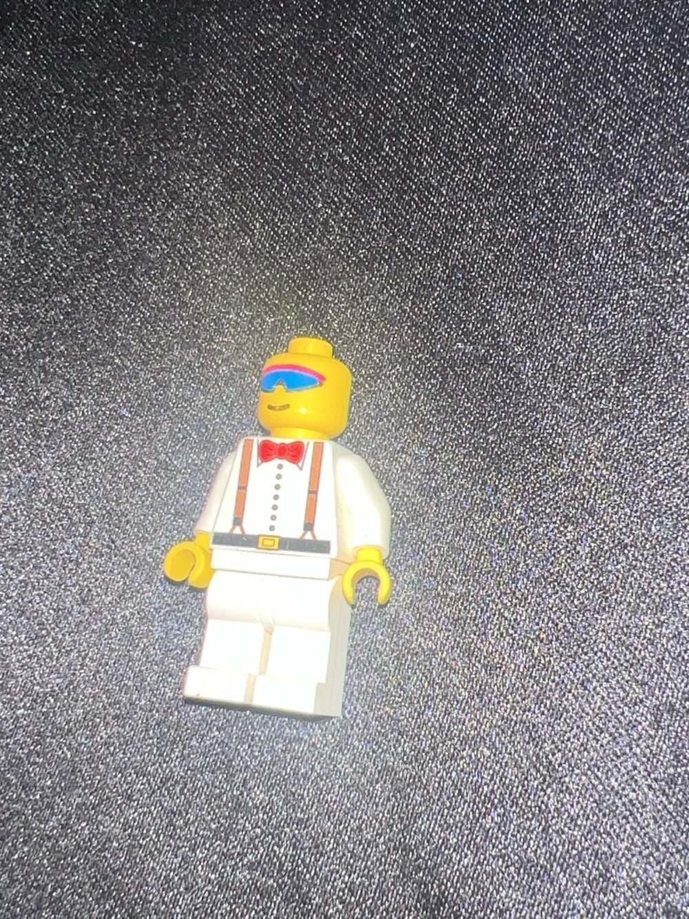 LEGO Minifigure Dr. Kilroy (Dr. Charles Lightning) 
Adventurers Desert Series - Picture 3 of 8